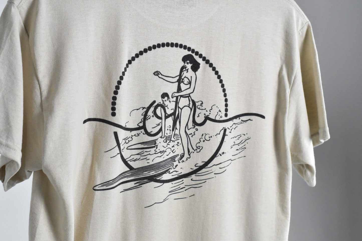 SURF LOGO TEE